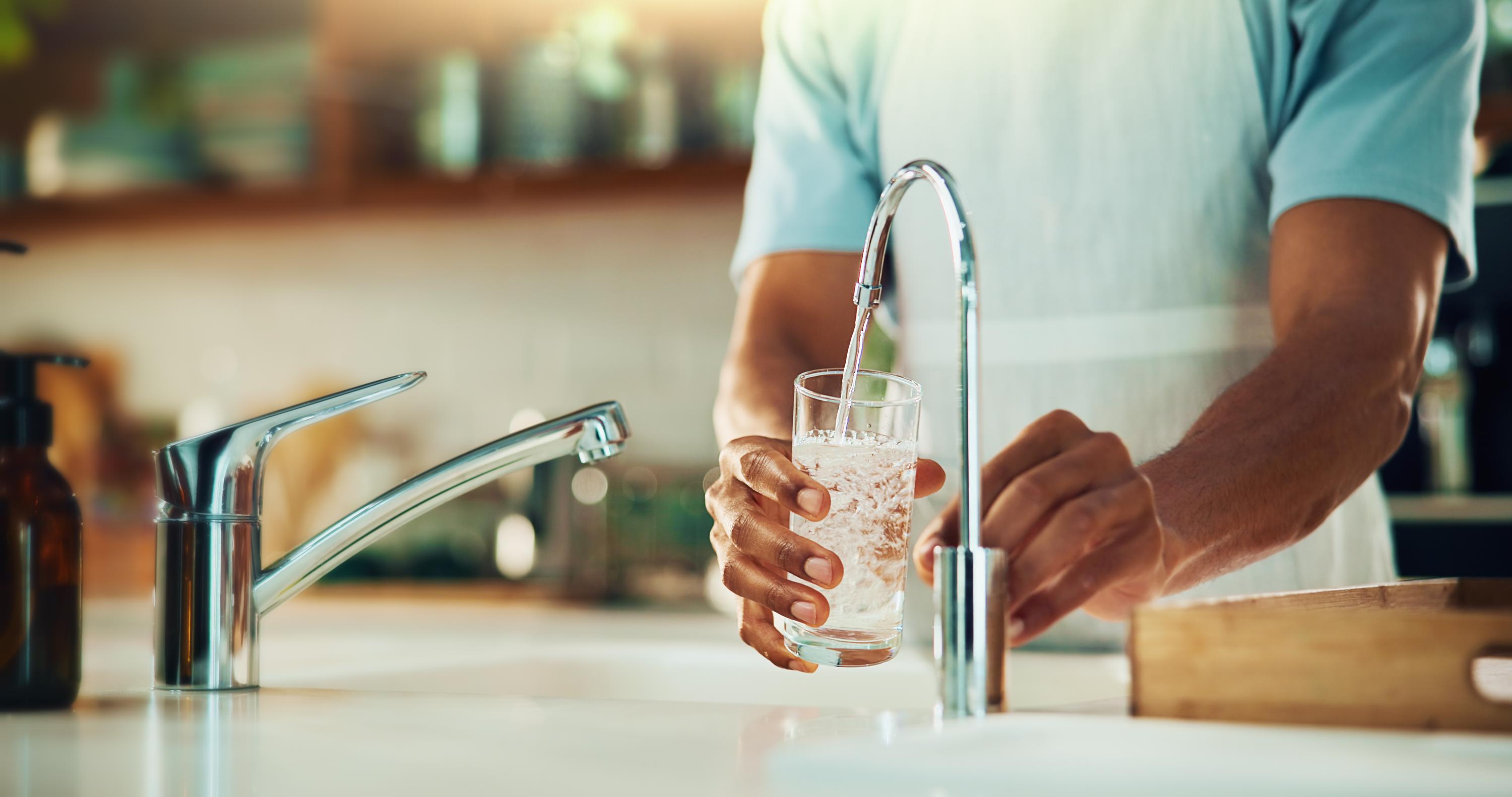 Hydration Mixes 101: What Busy Adults Should Look For (Without the Hype)